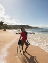 Cargar imagen en el visor de la galería, Image 11: Wednesday In Hawaii By Rio De Sol Una Pieza Hibiscus Surf
