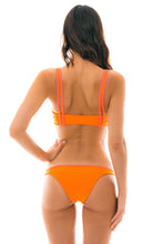Cargar imagen en el visor de la galería, Model Back: Rio De Sol Conjunto Duo Orange
