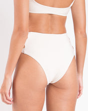 Cargar imagen en el visor de la galería, Image 05: Rio De Sol Bragas Bottom Malibu-Natural Highwaist-Spin
