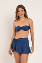 Cargar imagen en el visor de la galería, Model Front: Rio De Sol Falda De Playa Mini Skirt Navy
