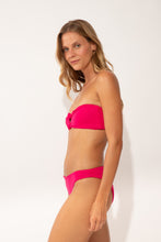 Cargar imagen en el visor de la galería, Image 04: Wednesday In Hawaii By Rio De Sol Sostén Top Guava Lani

