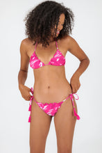 Cargar imagen en el visor de la galería, Model Front: Rio De Sol Bragas Bottom Pink-Palms Frufru-Comfy
