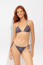 Cargar imagen en el visor de la galería, Model Front: Rio De Sol Bragas Bottom Coqueiro Frufru
