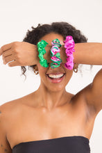 Cargar imagen en el visor de la galería, Image 05: Rio De Sol Accesorios Para El Cabello Dots-Energy Scrunchie

