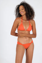Cargar imagen en el visor de la galería, Model Front: Rio De Sol Bragas Bottom Light-Peach Mel
