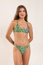 Cargar imagen en el visor de la galería, Model Front: Rio De Sol Sostén Top Morumbi Bralette
