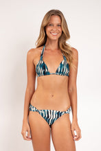 Cargar imagen en el visor de la galería, Model Front: Rio De Sol Bragas Bottom Azule Mel-Comfy
