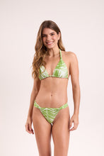 Cargar imagen en el visor de la galería, Model Front: Rio De Sol Sostén Top Palms Mel
