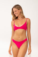 Cargar imagen en el visor de la galería, Image 06: Wednesday In Hawaii By Rio De Sol Conjunto Set Guava Hana Sunset
