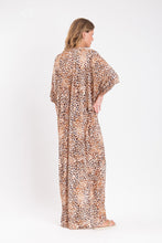 Cargar imagen en el visor de la galería, Image 08: Rio De Sol Vestido De Playa Leopard Long Dress
