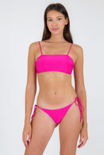 Cargar imagen en el visor de la galería, Model Front: Rio De Sol Bragas Bottom Amaranto Ibiza-Comfy
