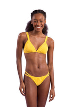 Cargar imagen en el visor de la galería, Model Front: Rio De Sol Bragas Bottom Malibu-Yellow Mini-Duo
