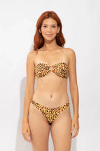 Cargar imagen en el visor de la galería, Model Front: Rio De Sol Bragas Bottom Yellow-Feline Essential
