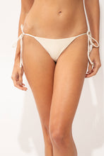 Cargar imagen en el visor de la galería, Gallery: Rio De Sol Bragas Bottom Malibu-Natural Cheeky-Tie
