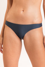 Cargar imagen en el visor de la galería, Gallery: Rio De Sol Bragas Bottom Shimmer-Shark Essential-Comfy
