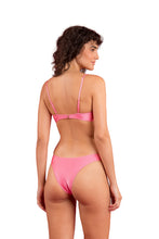 Cargar imagen en el visor de la galería, Model Back: Rio De Sol Sostén Top Shimmer-Confetti Bandeau-Joy
