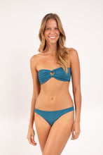 Cargar imagen en el visor de la galería, Model Front: Rio De Sol Sostén Top Crespinho-Atlantico Mavi
