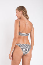 Cargar imagen en el visor de la galería, Model Back: Rio De Sol Conjunto Set Collage Bandeau-Reto Ibiza-Comfy
