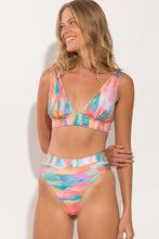Cargar imagen en el visor de la galería, Gallery: Rio De Sol Conjunto Set River Halter-Cos Hotpant-Cos
