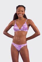 Cargar imagen en el visor de la galería, Model Front: Rio De Sol Sostén Top Trail-Purple Tri-Fixo
