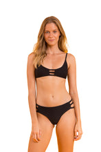 Cargar imagen en el visor de la galería, Model Front: Rio De Sol Conjunto Set Bora-Black Bra-Trio Madrid-Trio
