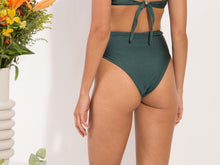 Cargar imagen en el visor de la galería, Model Back: Rio De Sol Bragas Bottom Palace Belted-High-Waist
