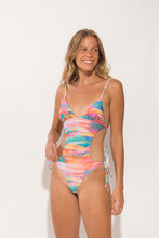 Cargar imagen en el visor de la galería, Model Front: Rio De Sol Una Pieza River Trikini
