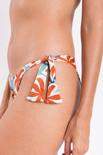 Cargar imagen en el visor de la galería, Bottom Kauai Italy

