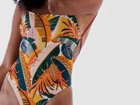 Cargar y reproducir el video en el visor de la galería, Video: Rio De Sol Una Pieza El-Arco Ella
