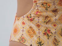 Cargar y reproducir el video en el visor de la galería, Video: Rio De Sol Una Pieza Mosaico Maeve
