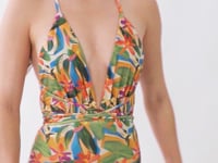 Cargar y reproducir el video en el visor de la galería, Video: Rio De Sol Una Pieza Tropical New Vegas
