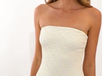 Cargar y reproducir el video en el visor de la galería, Video: Rio De Sol Una Pieza Brisa-Offwhite Tube-Op
