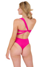 Cargar imagen en el visor de la galería, Model Back: Rio De Sol Una Pieza Amaranto Santorini
