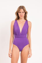 Cargar imagen en el visor de la galería, Model Front: Rio De Sol Una Pieza Amuleto Marina
