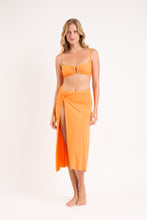 Cargar imagen en el visor de la galería, Model Front: Rio De Sol Falda De Playa Bio-Laranjada Long Skirt Knot

