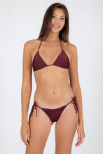 Cargar imagen en el visor de la galería, Model Front: Rio De Sol Bragas Bottom Barolo Cheeky-Rope
