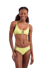 Cargar imagen en el visor de la galería, Model Front: Rio De Sol Bragas Bottom Bora-Citrus Madrid-Trio
