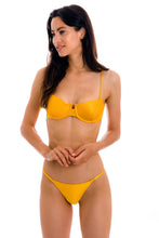 Cargar imagen en el visor de la galería, Model Front: Rio De Sol Bragas Bottom Eden-Pequi Cheeky-Fixa
