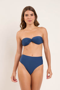 Model Front: Rio De Sol Bragas Bottom Navy Hotpants