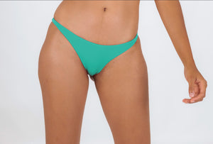 Model Front: Rio De Sol Bragas Bottom Opal Leblon-Fio