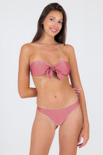 Cargar imagen en el visor de la galería, Model Front: Rio De Sol Bragas Bottom Shimmer-Confetti Nice-Fio
