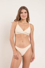 Cargar imagen en el visor de la galería, Model Front: Rio De Sol Bragas Bottom Touch-Natural Essential
