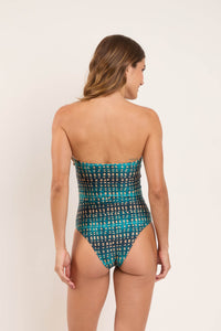 Model Back: Rio De Sol Una Pieza Brisa Cleo