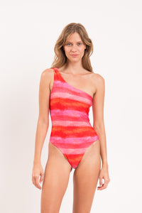 Model Front: Rio De Sol Una Pieza Cher Santorini