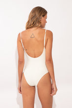 Cargar imagen en el visor de la galería, Model Back: Rio De Sol Una Pieza Junco-Offwhite Hype
