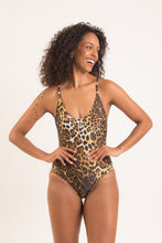 Cargar imagen en el visor de la galería, Model Front: Rio De Sol Una Pieza Leo Hype
