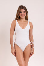 Cargar imagen en el visor de la galería, Model Front: Rio De Sol Una Pieza Memphis-White Zoe
