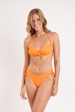Cargar imagen en el visor de la galería, Model Front: Rio De Sol Conjunto Set Bio-Laranjada Corine Lola

