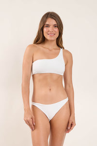 Model Front: Rio De Sol Conjunto Set Sand-White Kora Leblon