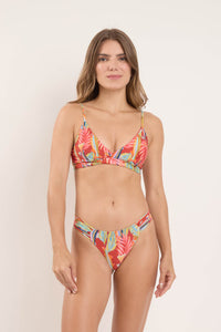 Model Front: Rio De Sol Conjunto Set Sea-Bloom Paola Baobi